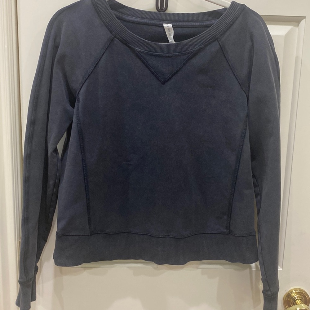 Lululemon crop black sort of washed out sweatshirt